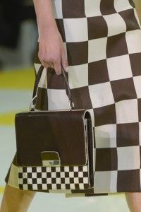 complementos vuitton estampado damero