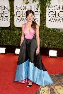 Globos de oro-Sandra-Bullock-de-Prabal-Gurung